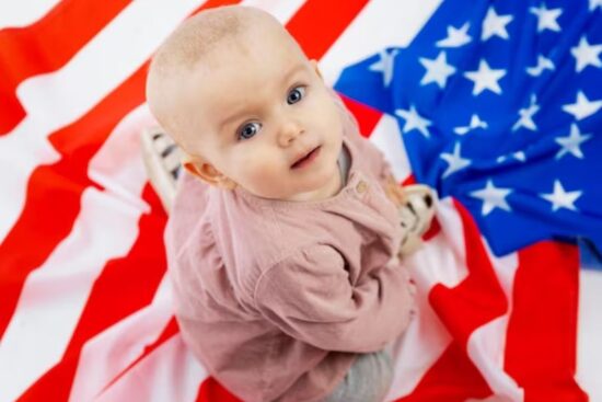 Sinh con ở Mỹ có được nhập quốc tịch không?